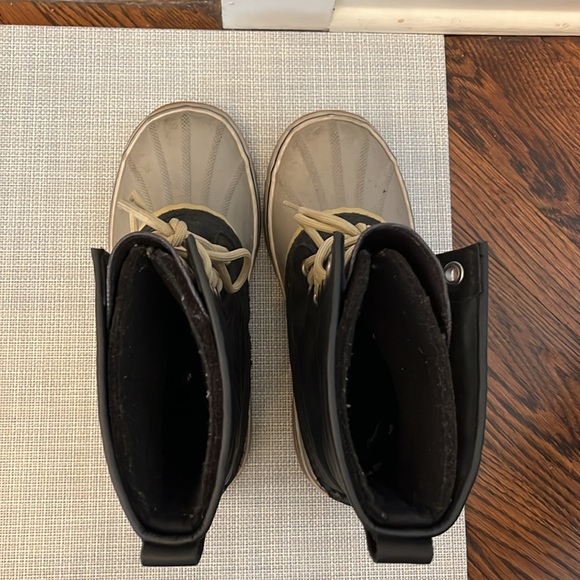 Sorel women’s snow boots size 10 - Picture 4 of 6